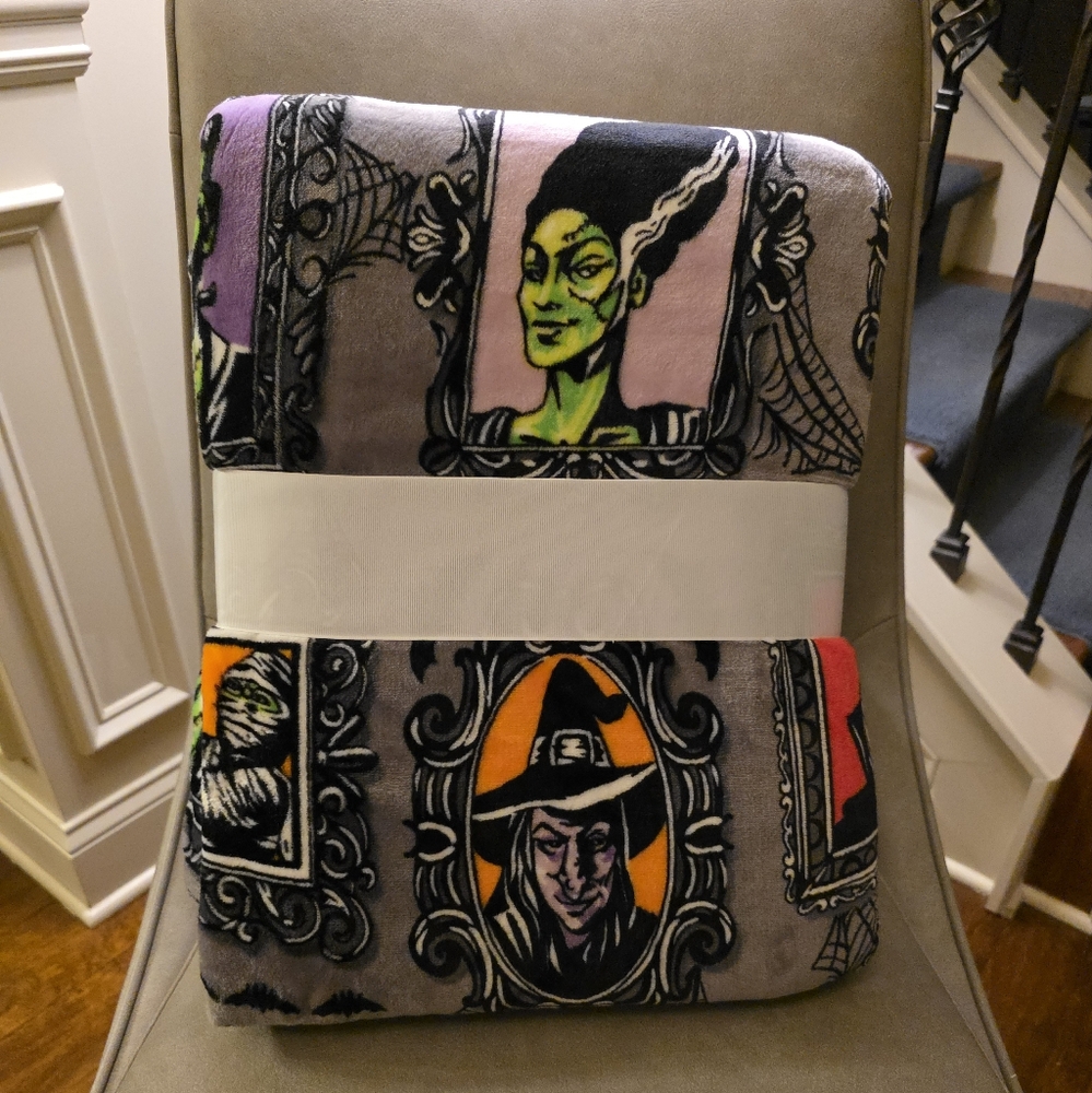 Novogratz Halloween Blanket Throw 90 Queen Full Mummy Witch Home Goods